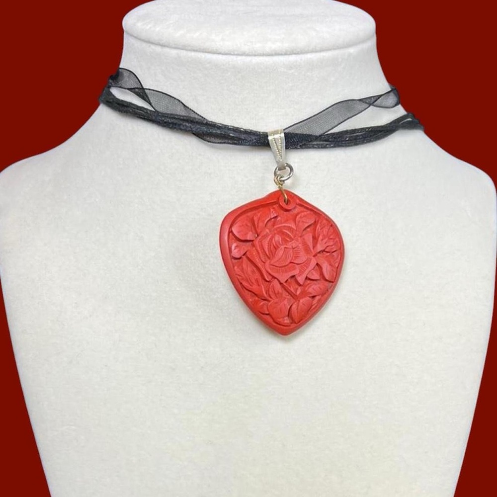 Vintage Cinnabar Carved Floral Heart Pendant Necklace
